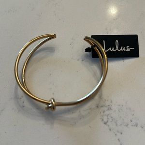 Lulu’s bracelet/bangle